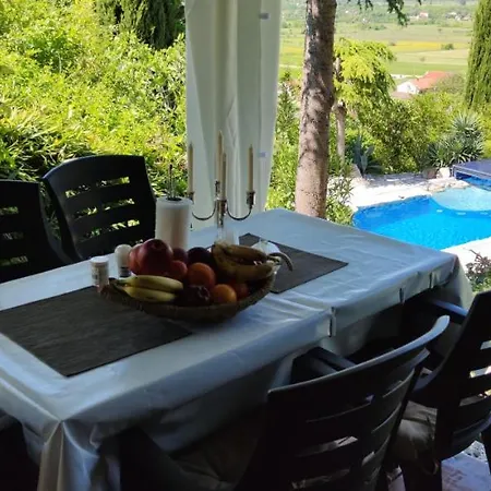 Bella Villa *