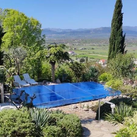 Bella Villa *